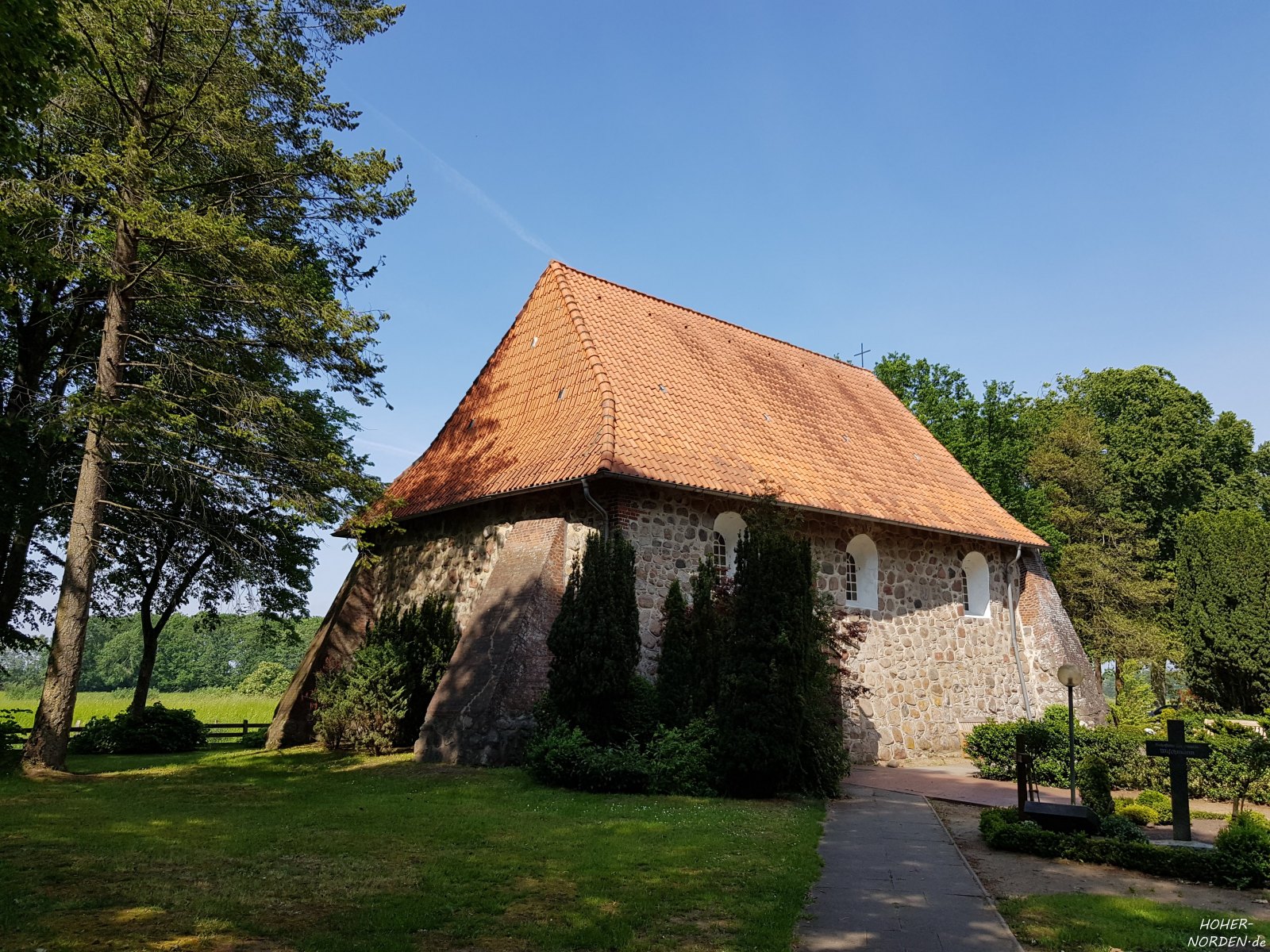 Kirche zu Stellau in Wrist Kirche zu Stellau in Wrist