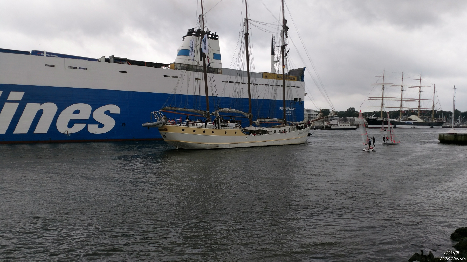 Frachter in Travemünde Frachter in Travemünde