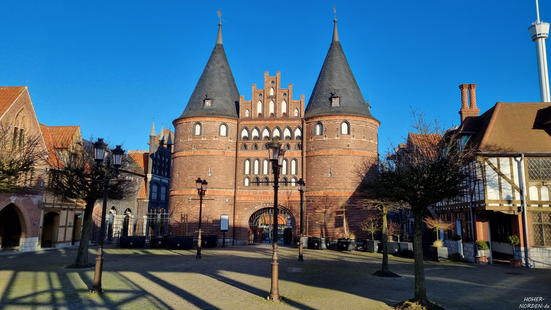 Holstentor am Eingang HANSA-PARK Sierksdorf Holstentor am Eingang HANSA-PARK Sierksdorf