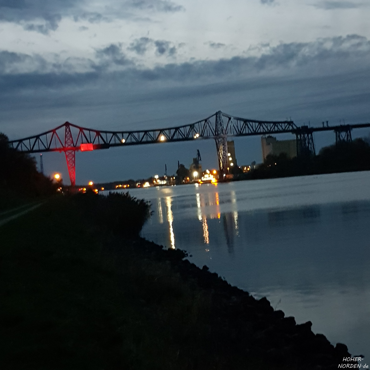 Rendsburger Hochbrücke am Abend