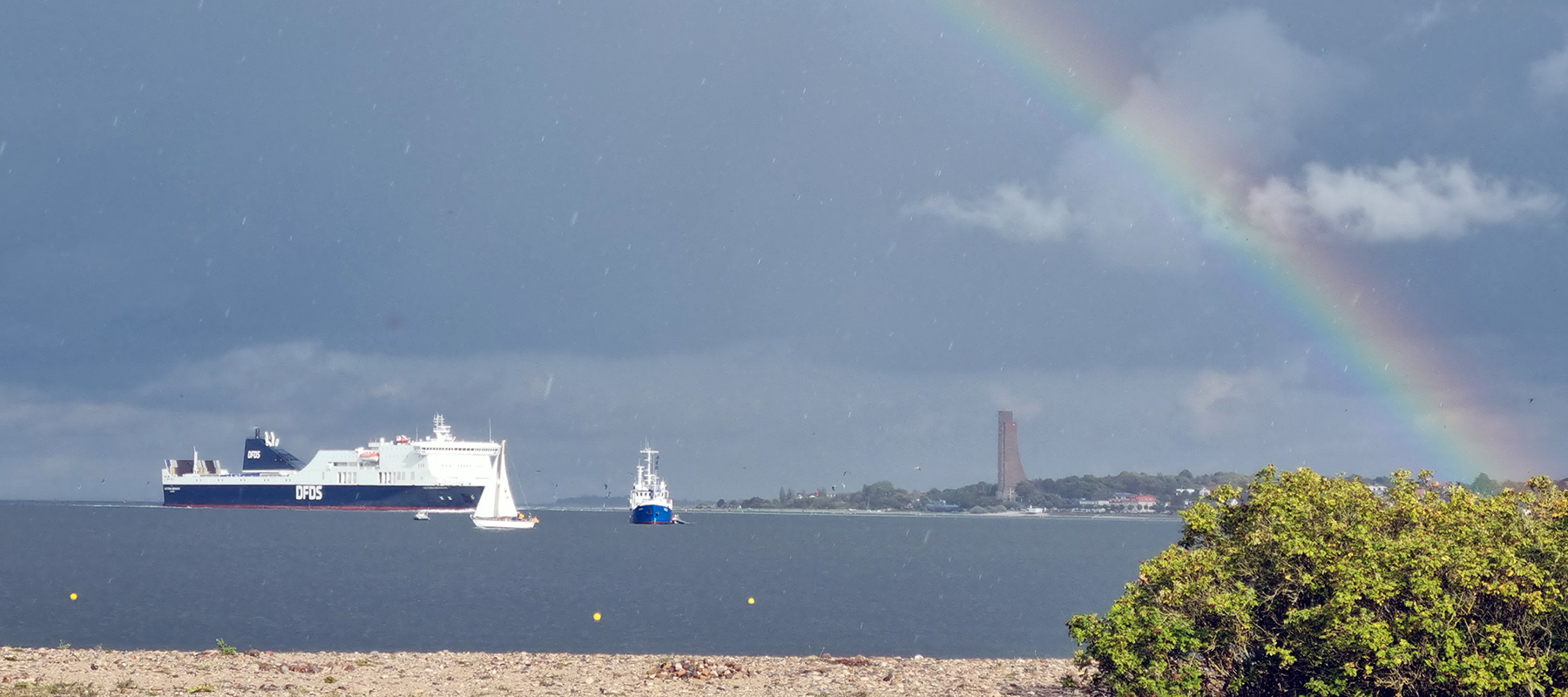 Regenbogen über der Kieler Förde vor Laboe